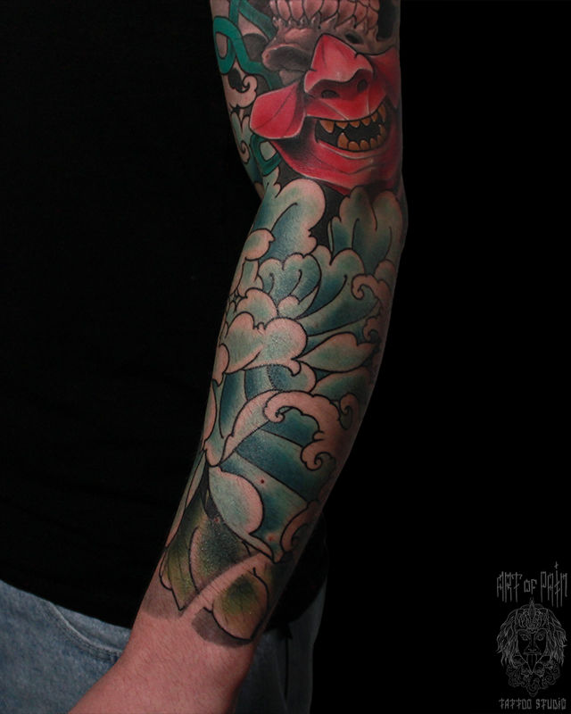 Татуировка мужская япония на предплечье череп самурая и пион – Мастер тату: Марк Акулов