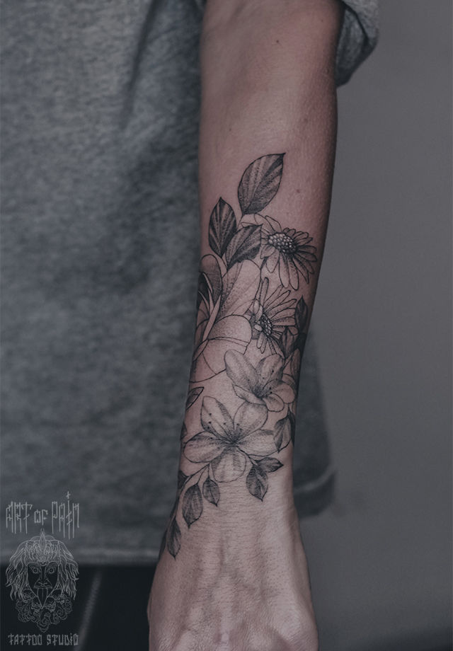 Татуировка женская графика цветы на предплечье – Мастер тату: 