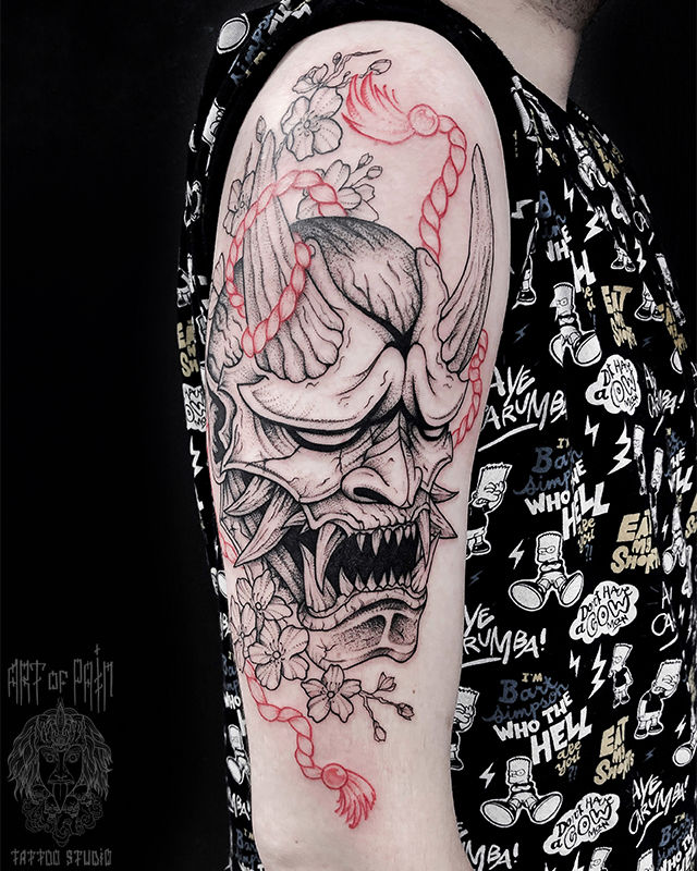 Татуировка мужская графика на плече Ханья – Мастер тату: Мария Котова