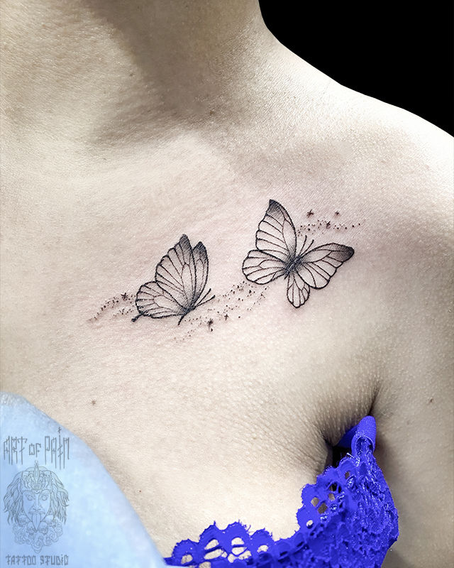 Татуировка женская графика на ключице бабочки – Мастер тату: Евгения Шмидт