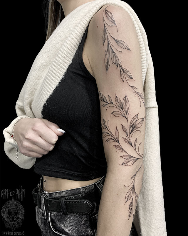 Татуировка женская графика на руке растение (вид сбоку) – Мастер тату: Мария Челнокова