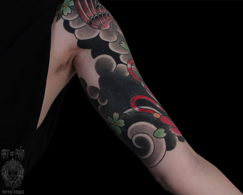 Татуировка мужская япония на плече узоры – Мастер тату: Марк Акулов