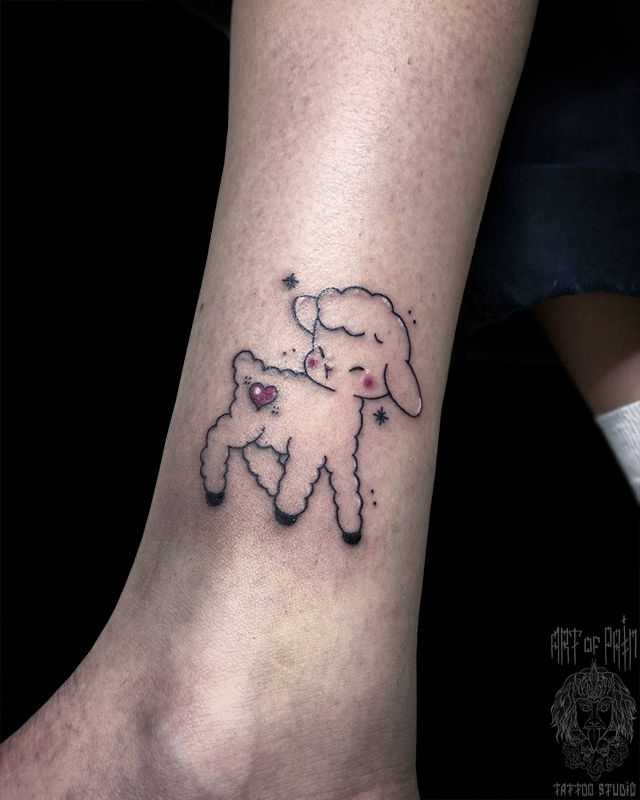 Татуировка женская графика на щиколотке овечка – Мастер тату: Кирилл Плотников