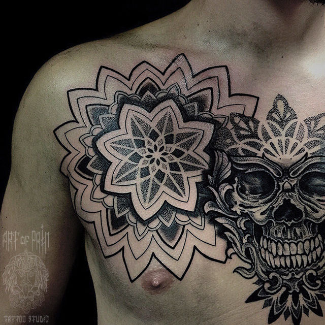 Татуировка мужская орнаментал на груди мандала – Мастер тату: Анастасия Юсупова