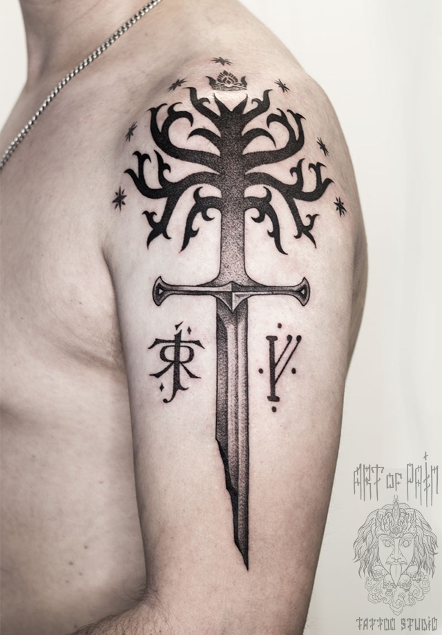 Татуировка мужская графика на плече меч – Мастер тату: 
