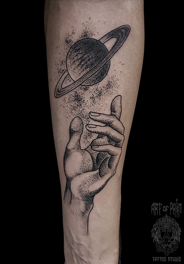 Татуировка мужская дотворк на предплечье планета Сатурн – Мастер тату: 