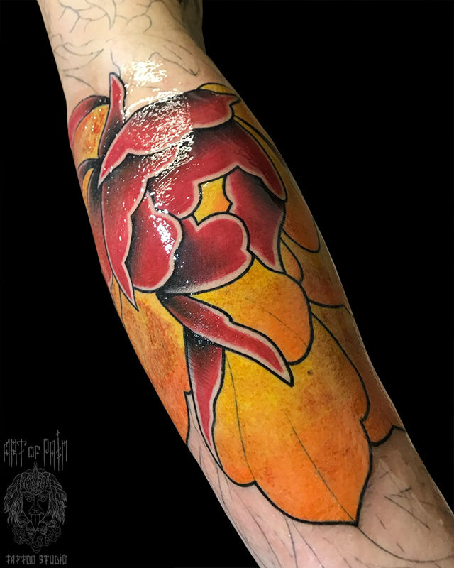 Татуировка мужская япония на предплечье пион – Мастер тату: Иван Алемасов