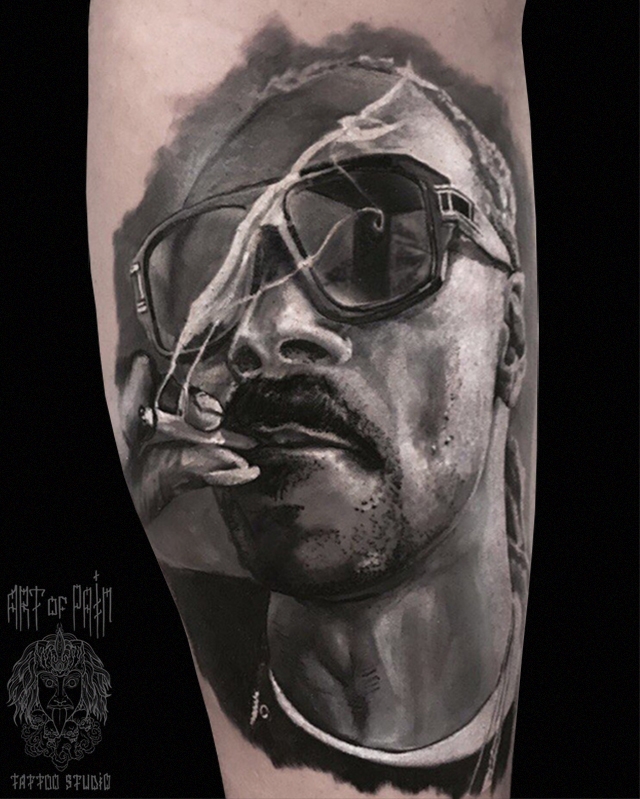 Татуировка мужская реализм на голени Snoop Dogg – Мастер тату: 