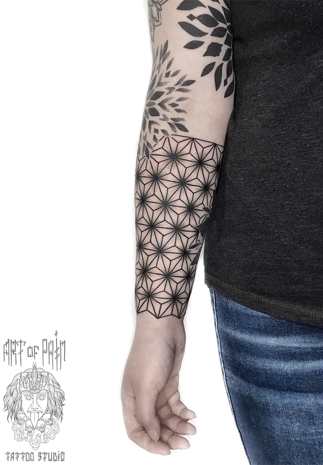 Татуировка женская орнаментал на предплечье узор-рукав – Мастер тату: Максим Север