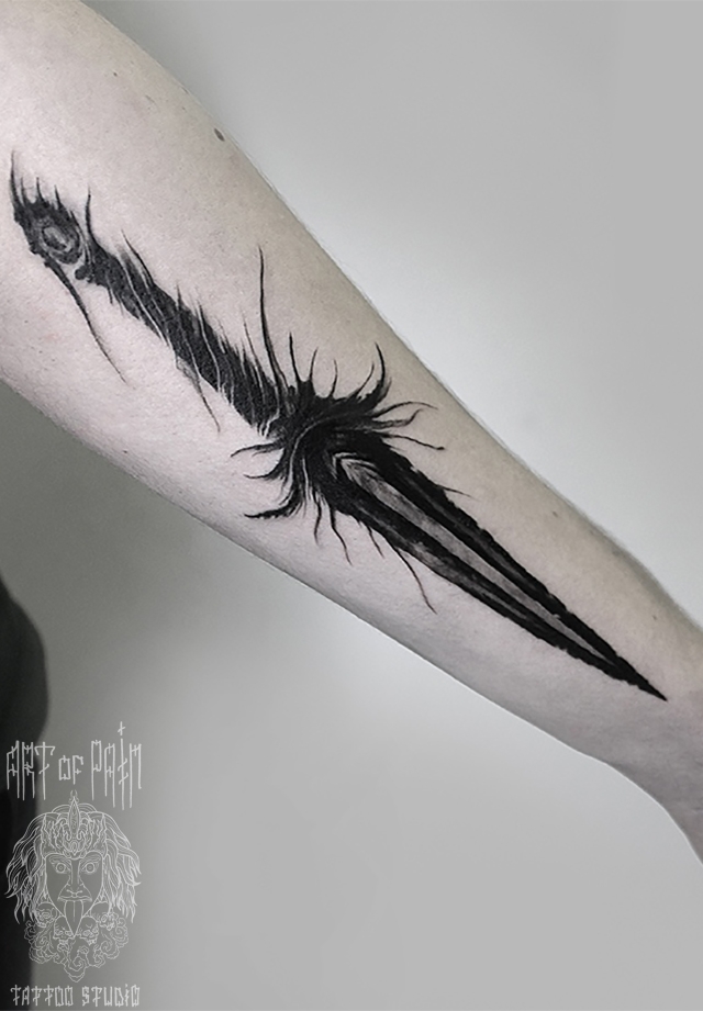 Татуировка мужская black&grey на предплечье нож – Мастер тату: 