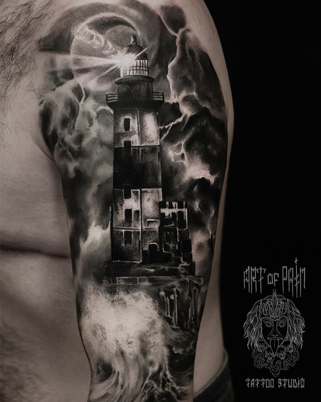 Татуировка мужская реализм на плече маяк – Мастер тату: Дмитрий Шейб