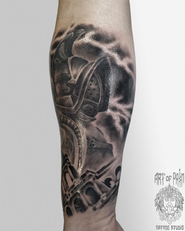 Татуировка мужская black&grey на предплечье рыцарь – Мастер тату: 
