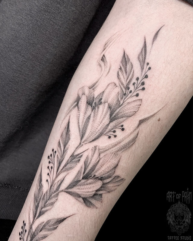 Татуировка женская графика и дотворк на предплечье цветы – Мастер тату: Мария Челнокова