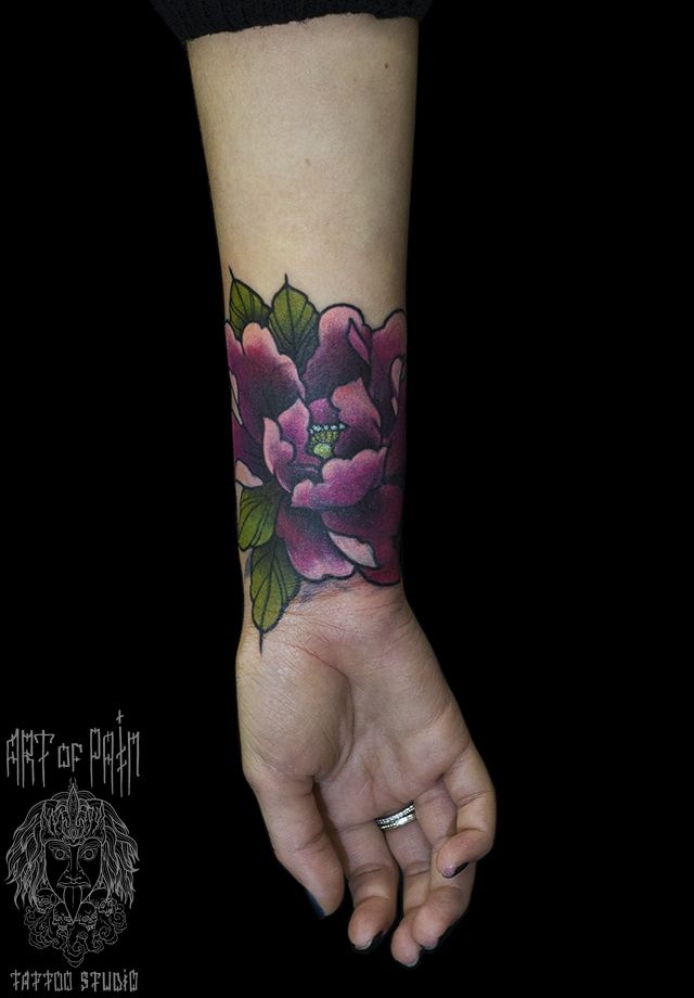 Татуировка женская олд скул предплечье цветы – Мастер тату: 