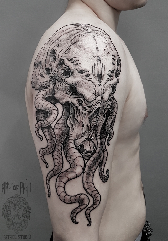 Татуировка мужская графика на плече монстр – Мастер тату: 