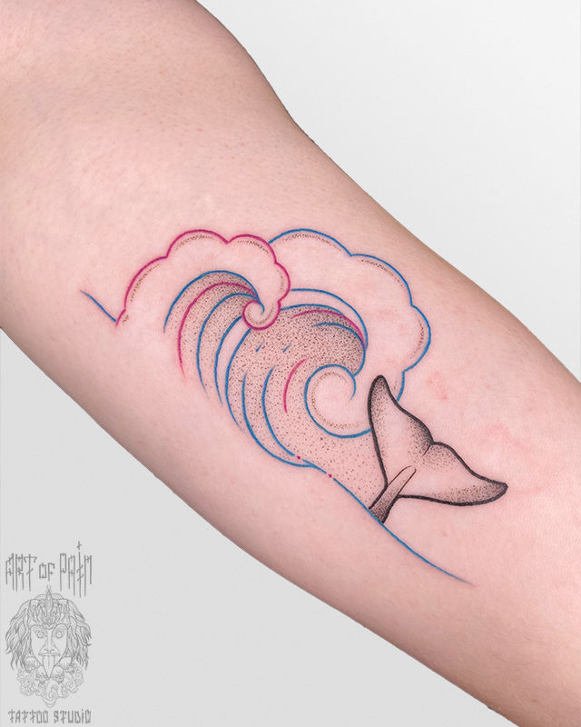 Татуировка женская графика на предплечье кит – Мастер тату: Максим Север