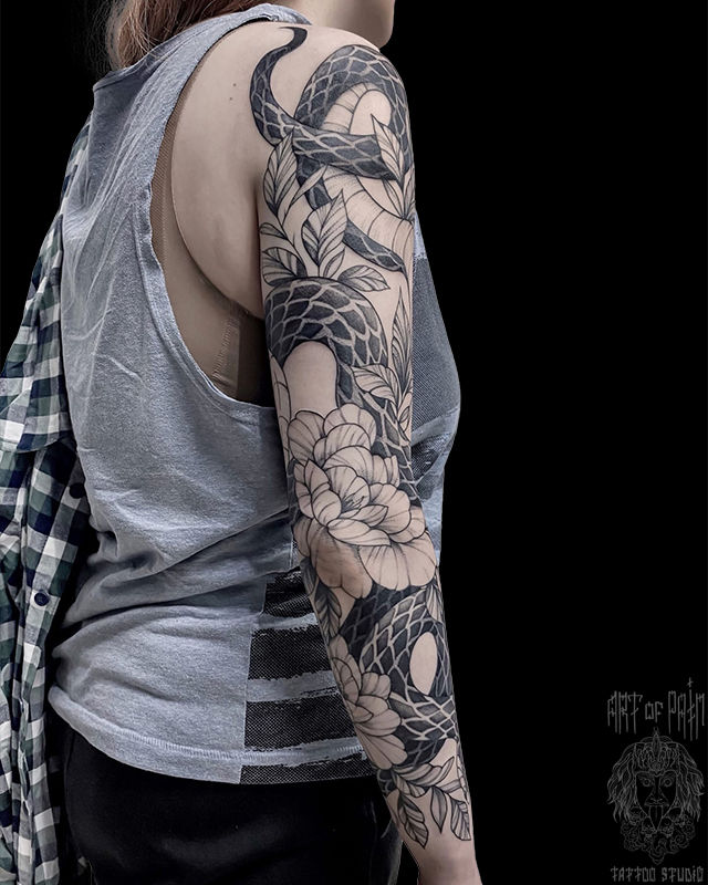 Татуировка женская япония, графика тату-рукав змея и цветы – Мастер тату: Мария Котова