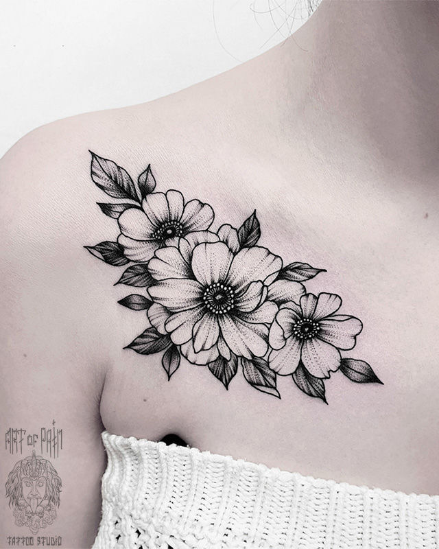 Татуировка женская графика на ключице цветы календулы – Мастер тату: 