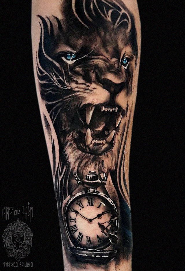 Татуировка мужская реализм на предплечье лев и карманные часы – Мастер тату: 