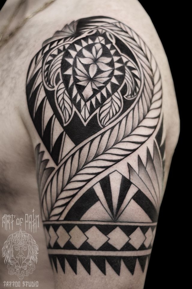 Татуировка мужская Полинезия на плече орнамент – Мастер тату: 