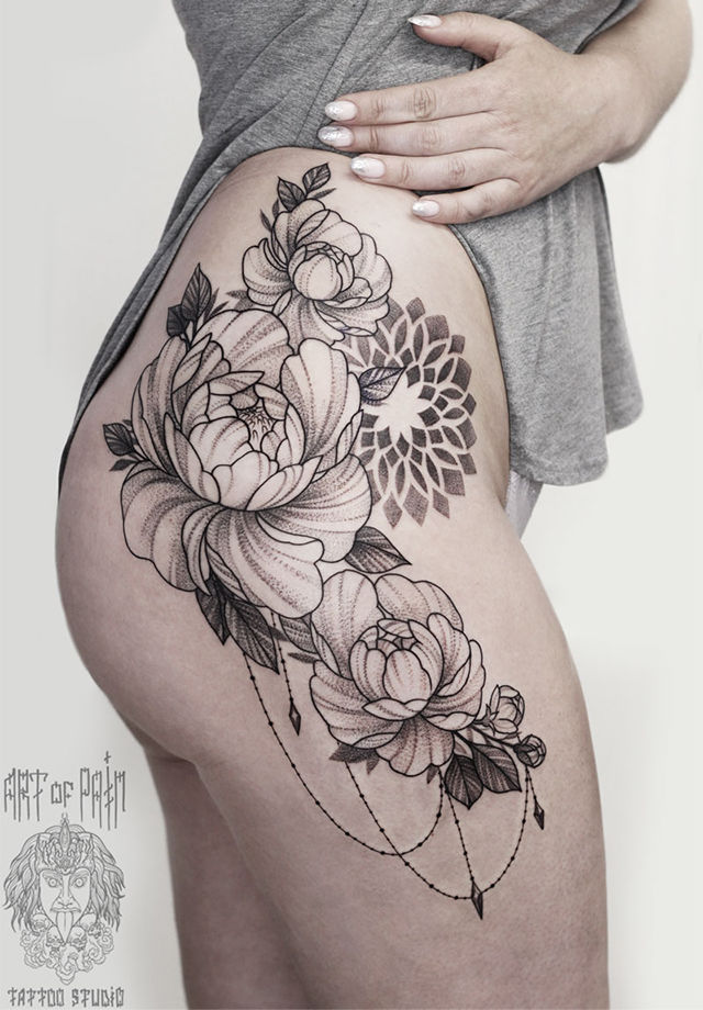 Татуировка женская графика и дотворк на бедре цветы и узор – Мастер тату: 