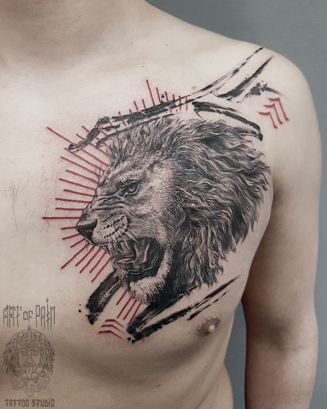 Татуировка мужская графика и треш полька на груди лев – Мастер тату: 
