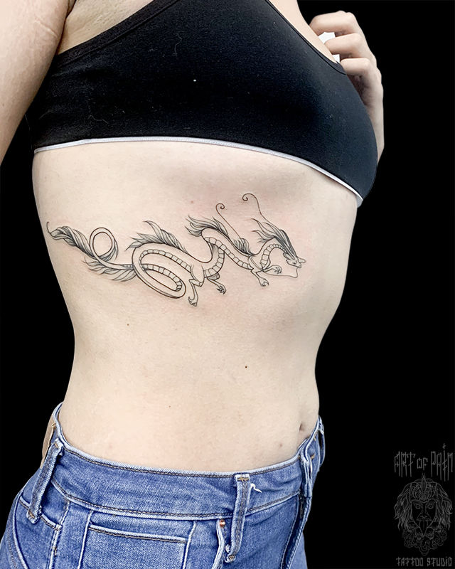 Татуировка женская графика на боку Хаку – Мастер тату: Мария Челнокова