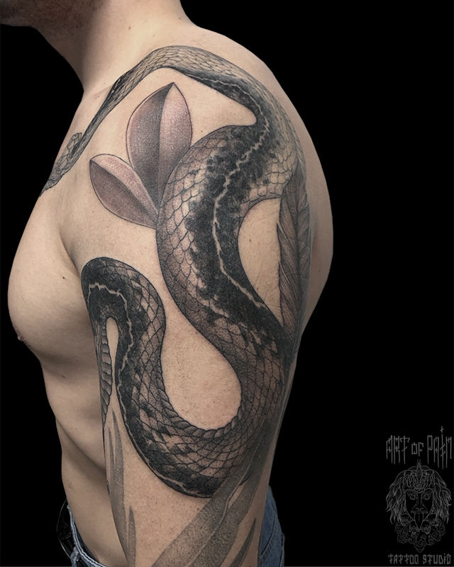 Татуировка мужская ньюскул на руке змея – Мастер тату: Анастасия Родина