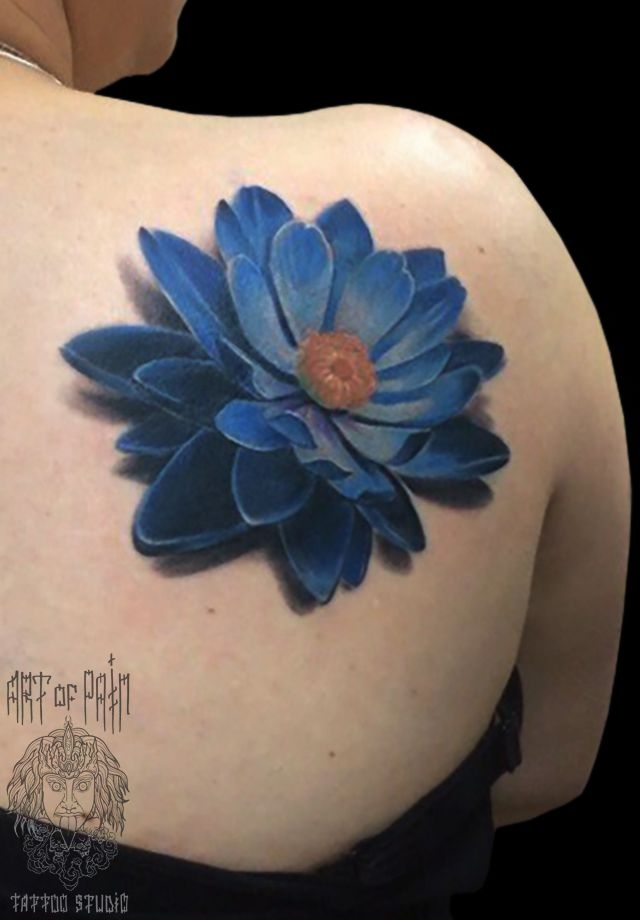 Татуировка женская реализм на лопатке цветок – Мастер тату: 