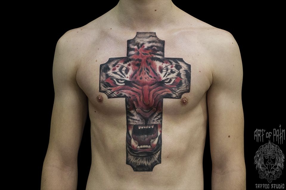 Татуировка мужская реализм на груди крест – Мастер тату: 