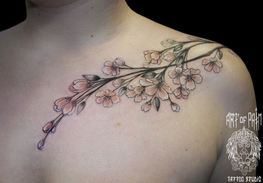 Татуировка женская реализм на груди цветы – Мастер тату: 