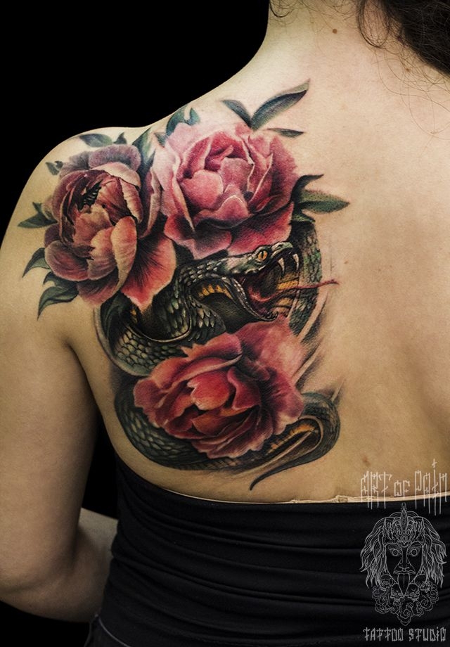 Татуировка женская реализм на лопатке цветы – Мастер тату: Слава Tech Lunatic
