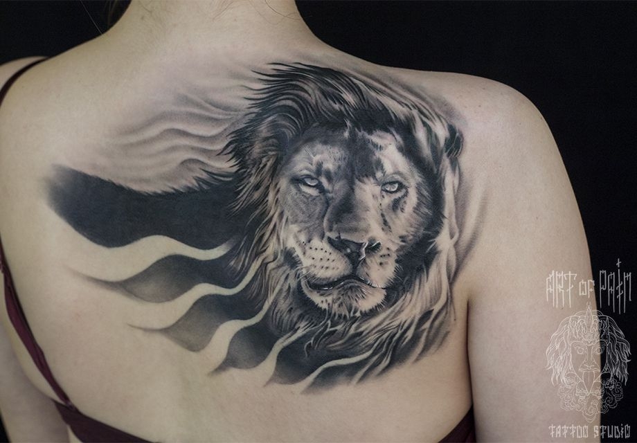 Татуировка женская реализм на лопатке лев – Мастер тату: 