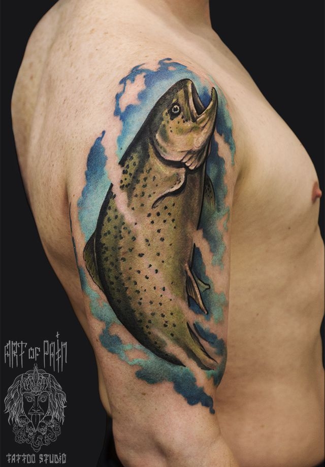 Татуировка мужская реализм на плече рыбы – Мастер тату: 