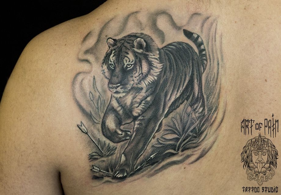 Татуировка мужская реализм на лопатке тигр – Мастер тату: 