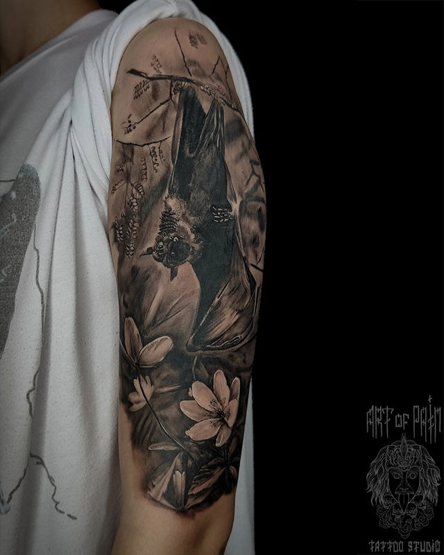 Татуировка мужская реализм на плече летучая лисица – Мастер тату: Евгений Кузьменков