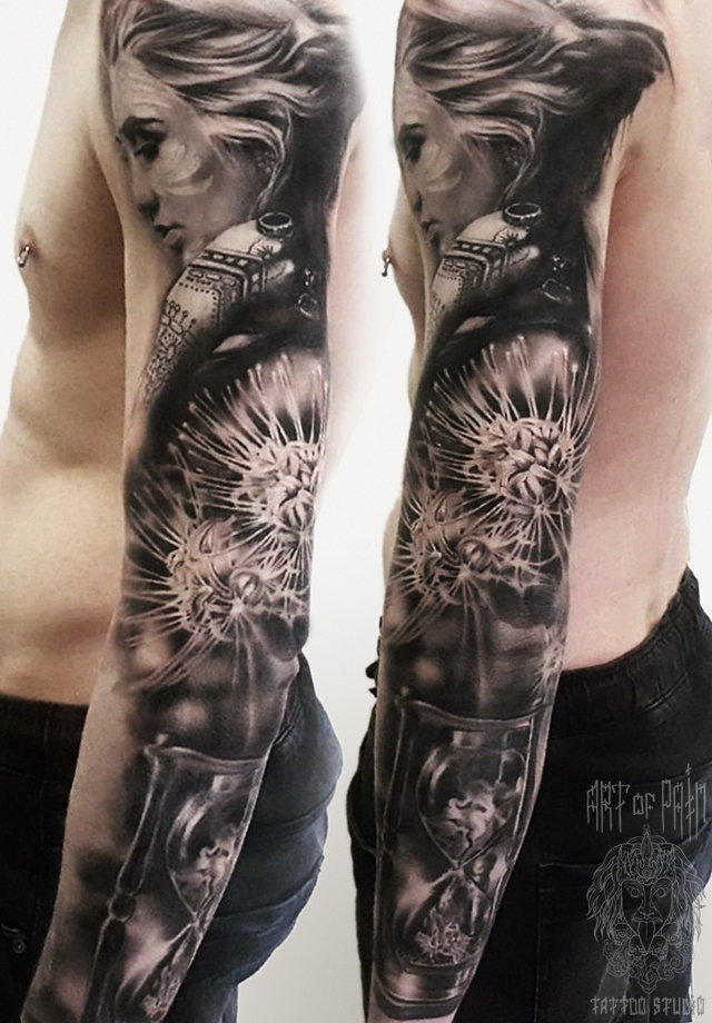 Татуировка мужская рукав в стиле реализм «Девушка и песочные часы» – Мастер тату: Слава Tech Lunatic