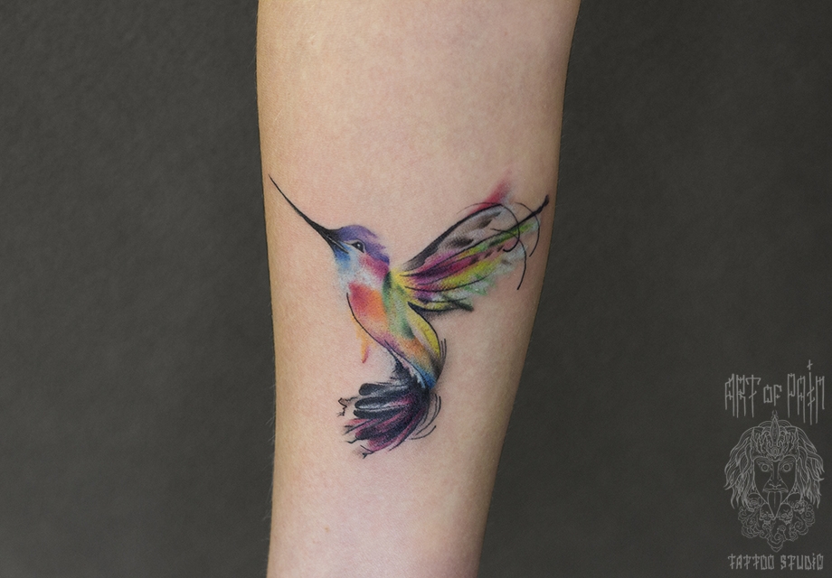 Татуировка женская акварель на предплечье колибри – Мастер тату: 