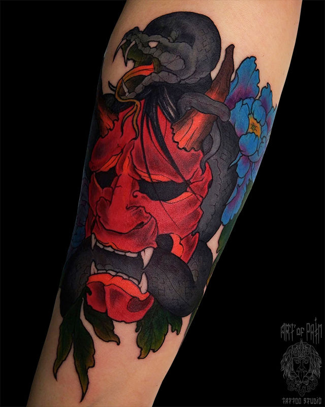 Татуировка мужская япония на предплечье маска и змея – Мастер тату: 