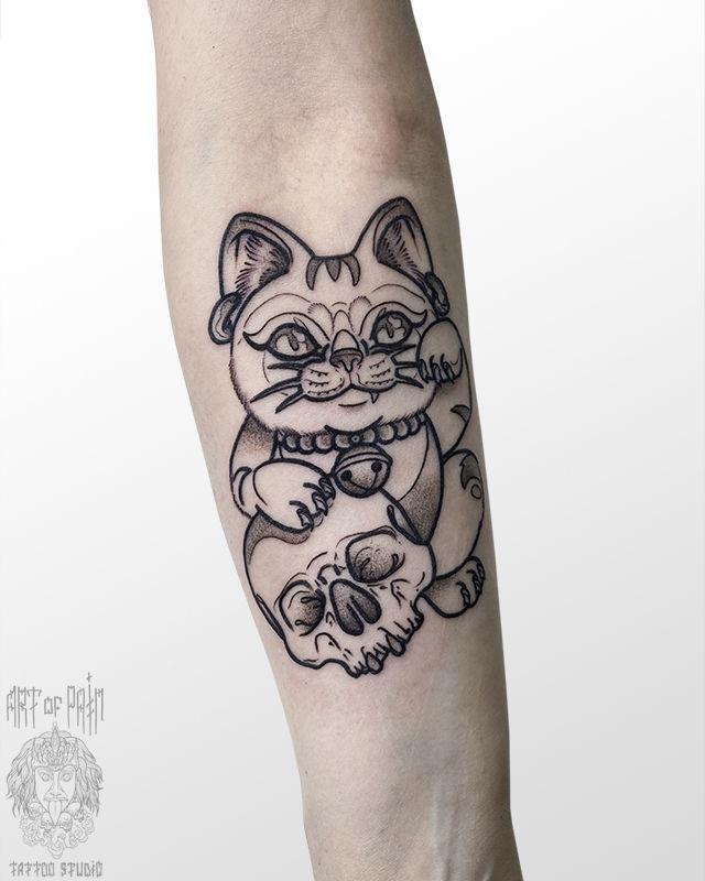 Татуировка женская графика на предплечье котик – Мастер тату: Максим Север