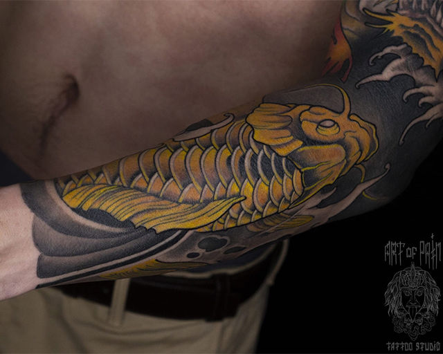 Татуировка мужская япония на предплечье желтый карп – Мастер тату: 