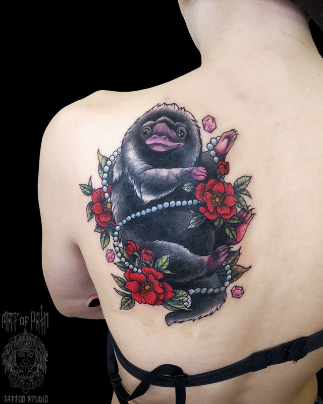 Татуировка женская ньюскул на спине нюхль – Мастер тату: Анастасия Родина