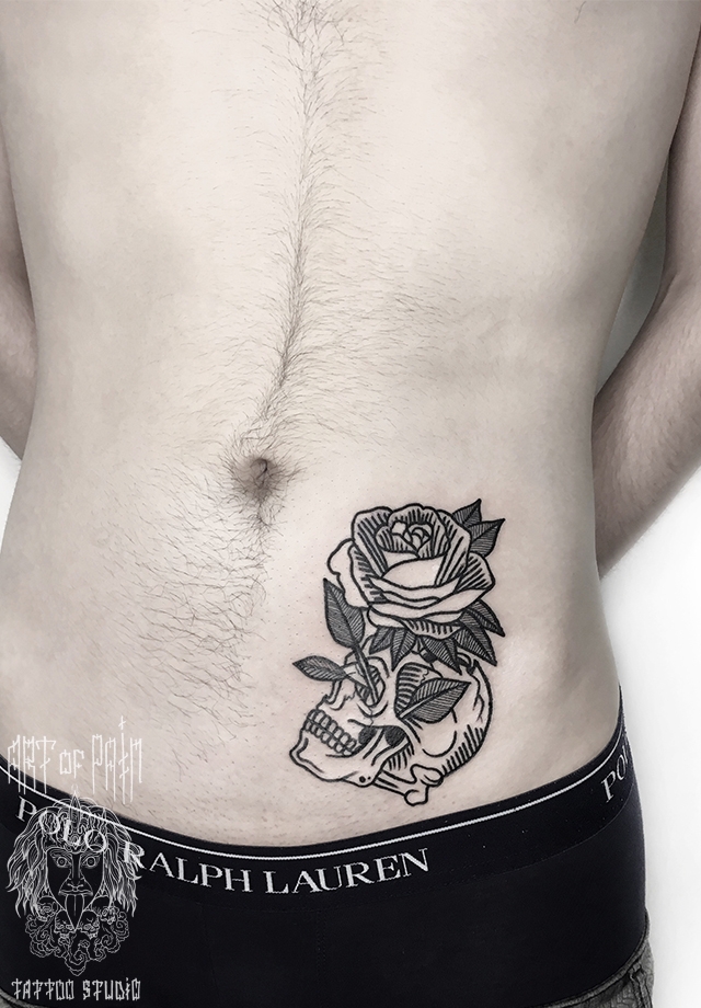 Татуировка мужская графика на животе череп – Мастер тату: Максим Север