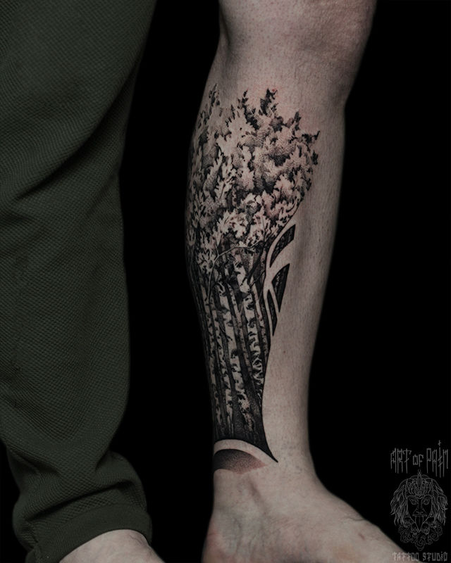 Татуировка мужская графика на голени лес – Мастер тату: Надежда Полякова