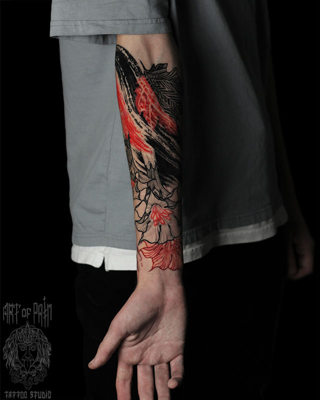 Татуировка мужская графика на предплечье цветы и глаз (внутренняя сторона руки) – Мастер тату: Надежда Полякова