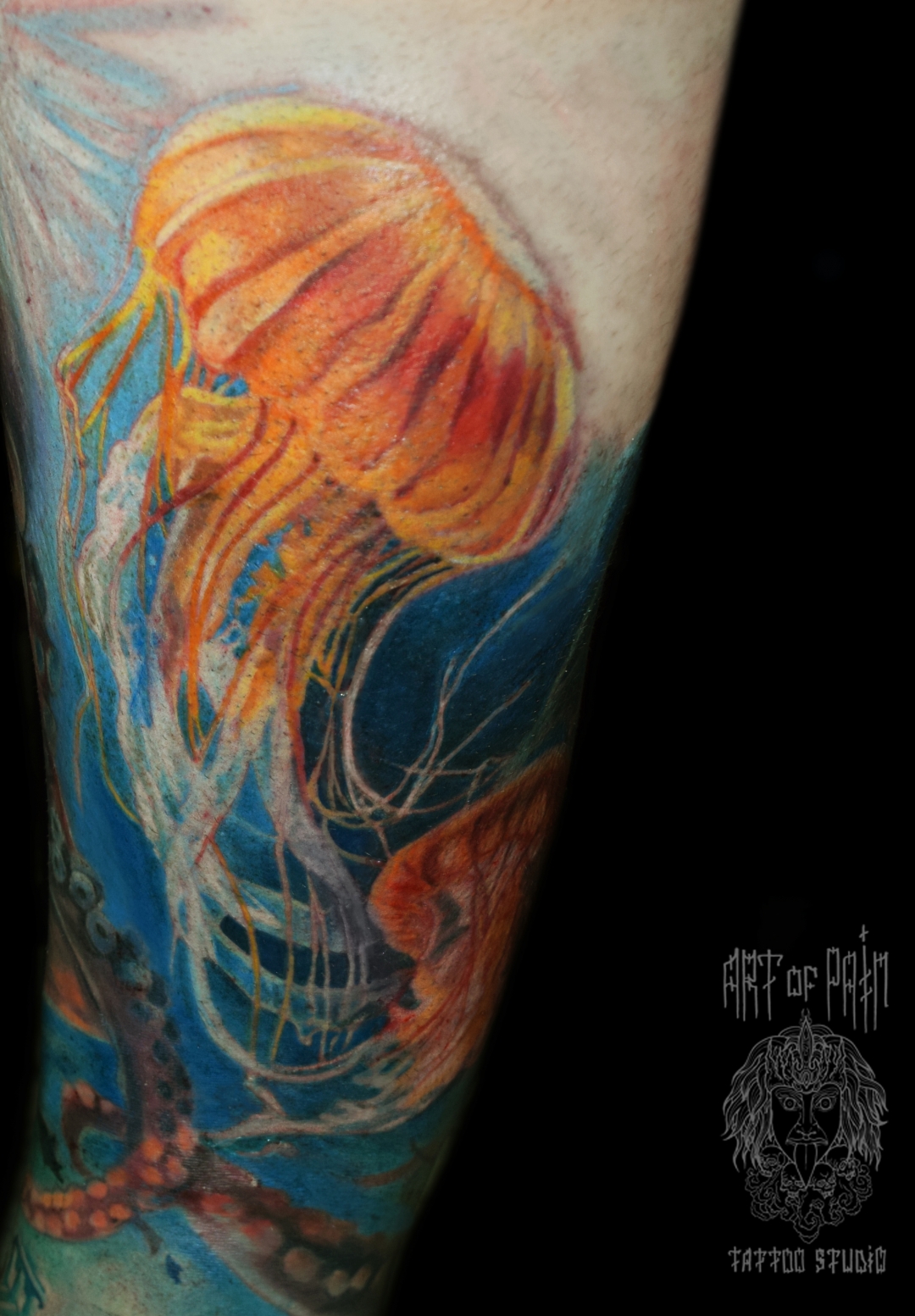 Татуировка мужская реализм на бедре медуза – Мастер тату: 