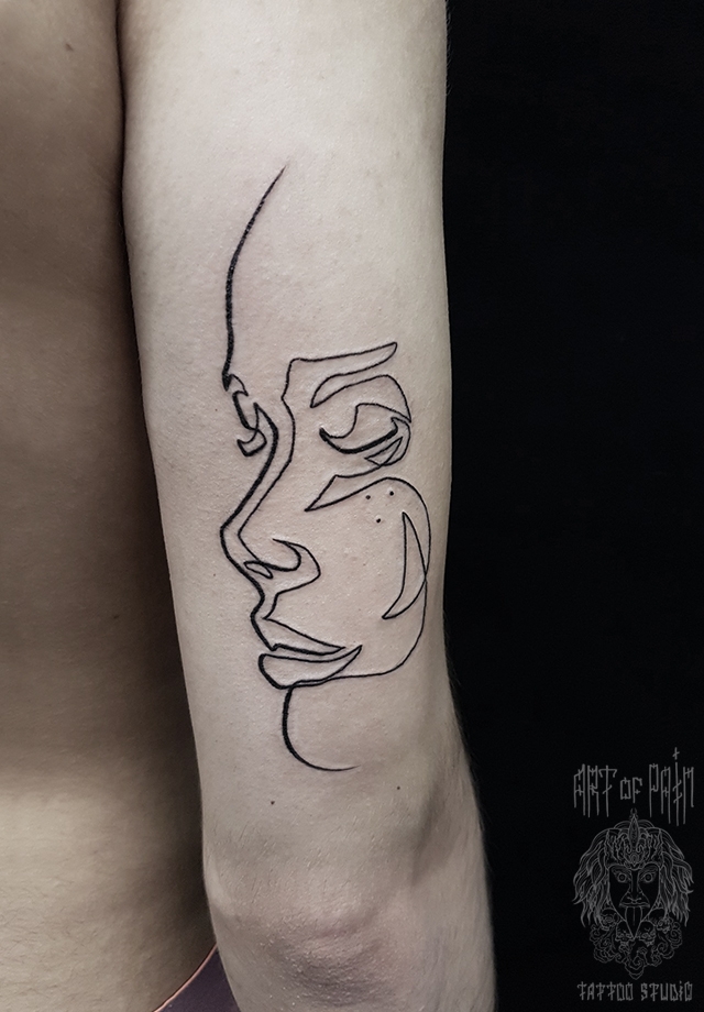 Татуировка мужская графика на руке женское лицо – Мастер тату: 