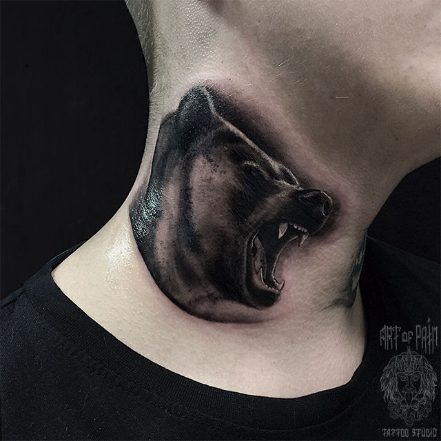 Татуировка мужская реализм на шее медведь – Мастер тату: Анастасия Юсупова