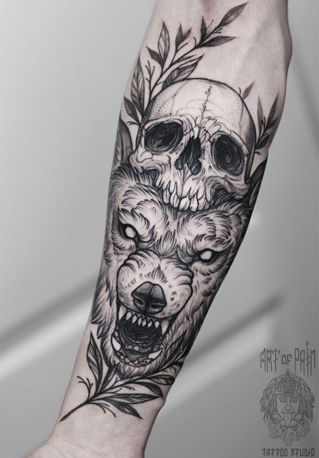 Татуировка мужская графика на предплечье волк и череп – Мастер тату: 
