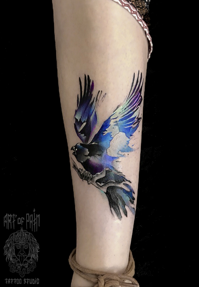 Татуировка женская акварель на голени птица – Мастер тату: 